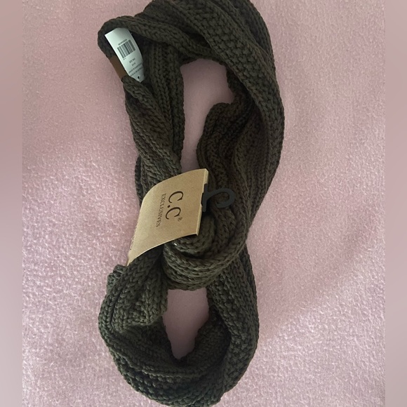 Infinity Scarf ♾️ - Picture 4 of 4